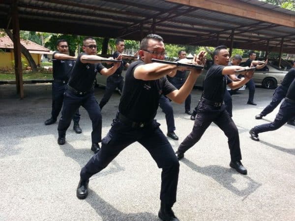 T-Baton Handling Course